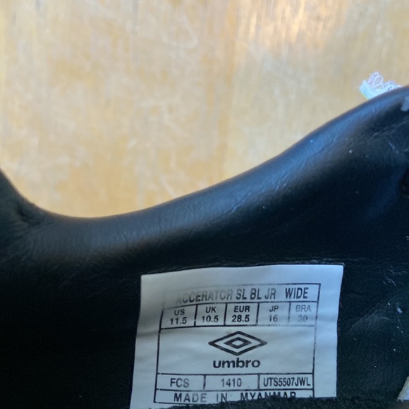 Umbro  Tennis Shoes SZ 11.5 kids - Picture 5 of 6